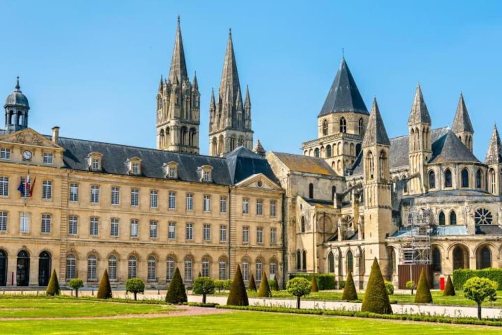 Appart 90M2 Lumineux, Centre, Vue Eglise Penchee Caen Exterior photo